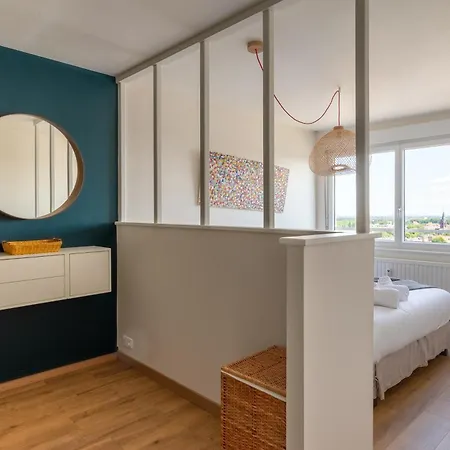 Travel Homes - Wilnest, Nested With A View Apartment